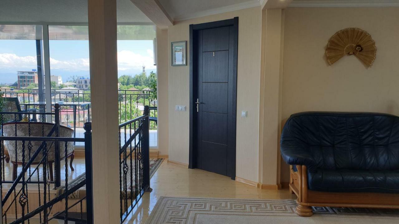 Hotel 9Th Sky Koutaïssi Extérieur photo